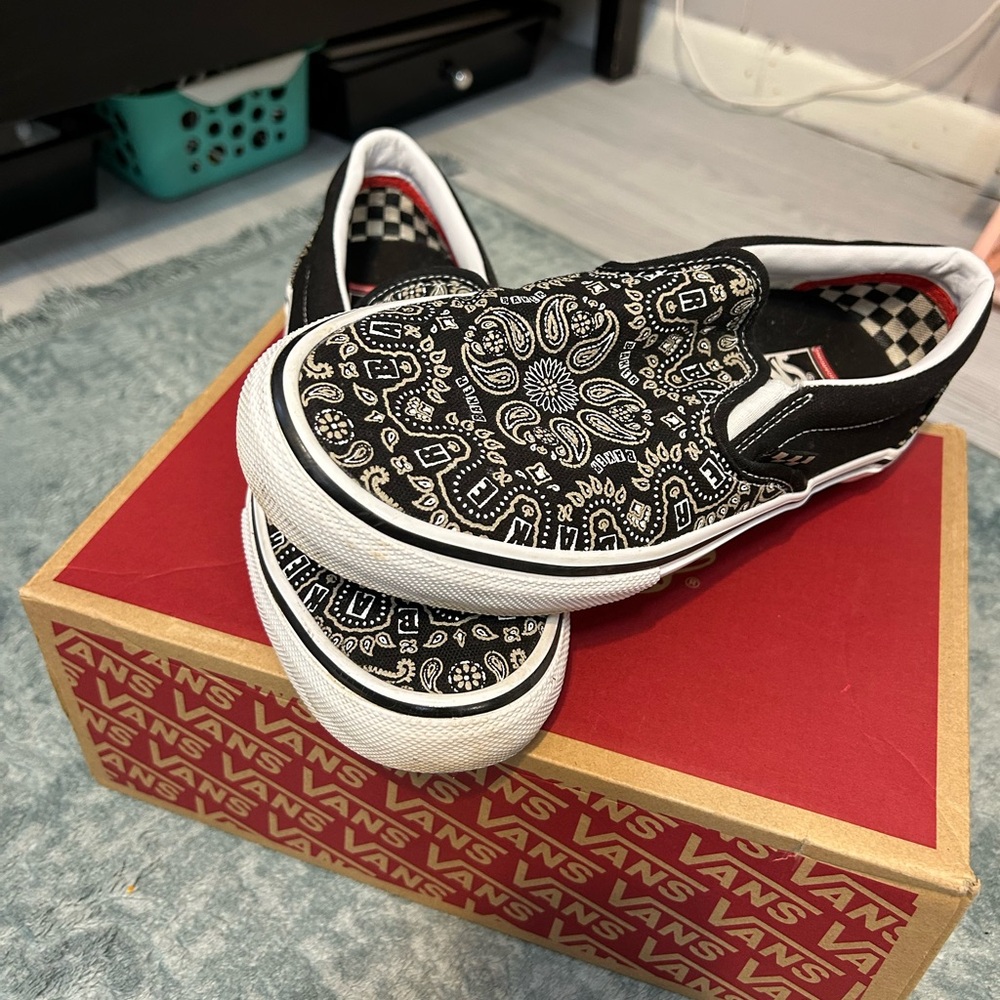 VANS